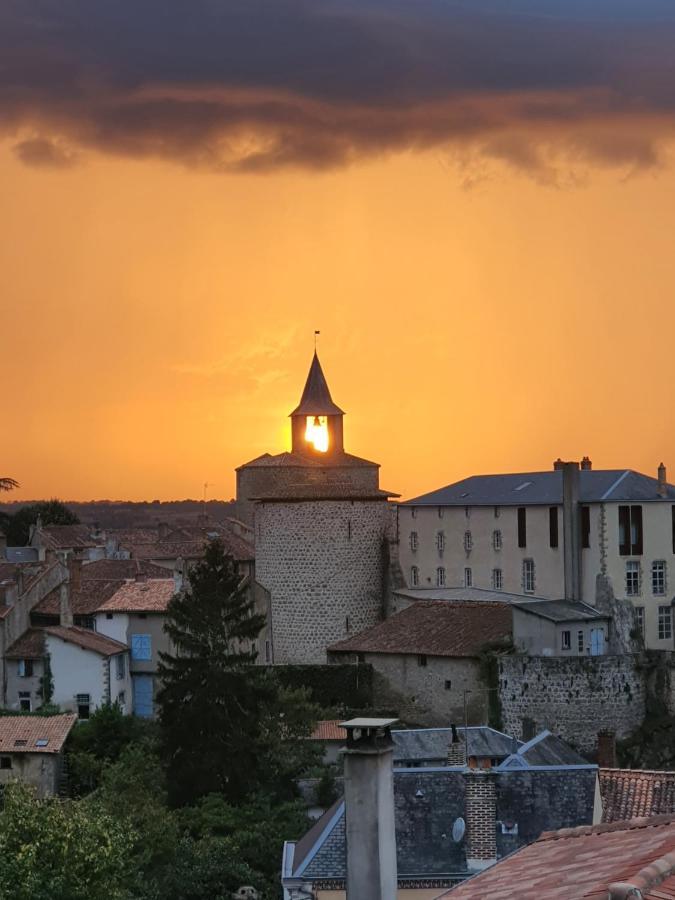 Les 5 Escales Bed & Breakfast Parthenay Eksteriør bilde