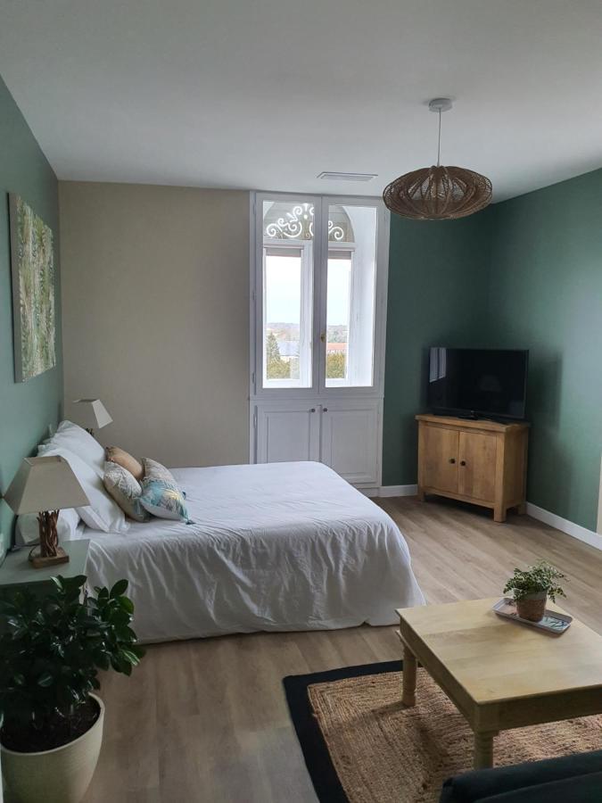 Les 5 Escales Bed & Breakfast Parthenay Eksteriør bilde