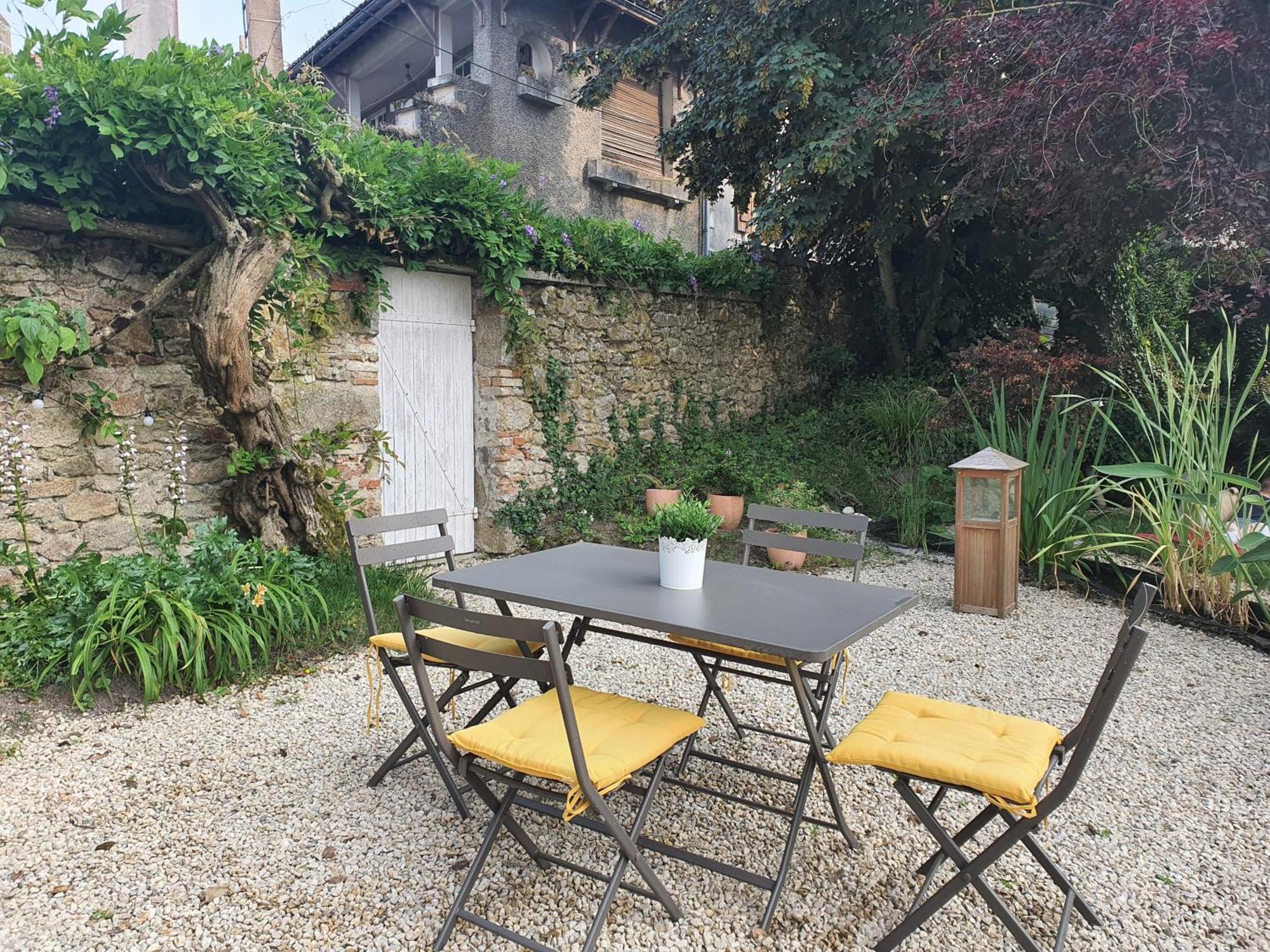 Les 5 Escales Bed & Breakfast Parthenay Eksteriør bilde