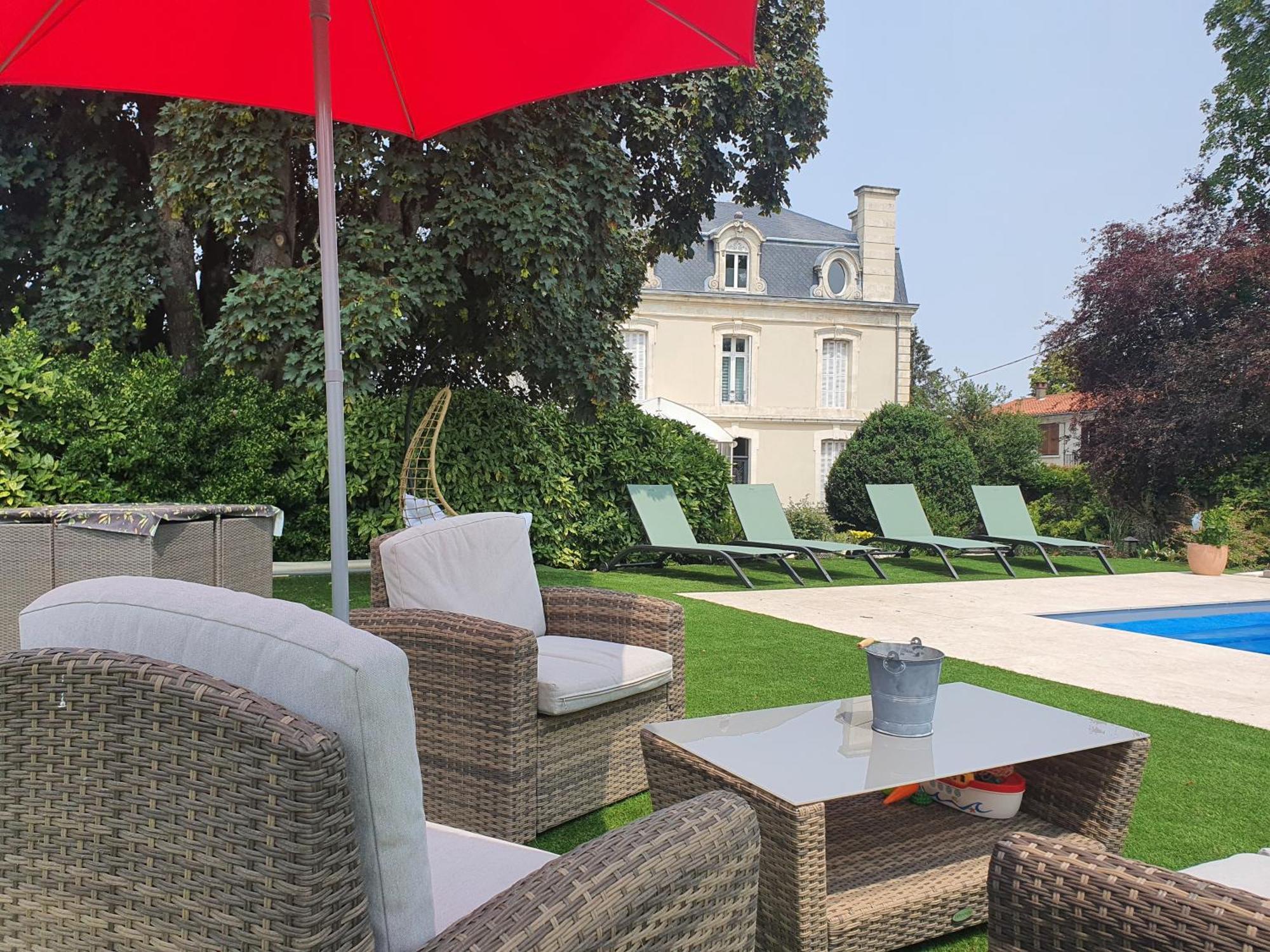 Les 5 Escales Bed & Breakfast Parthenay Eksteriør bilde