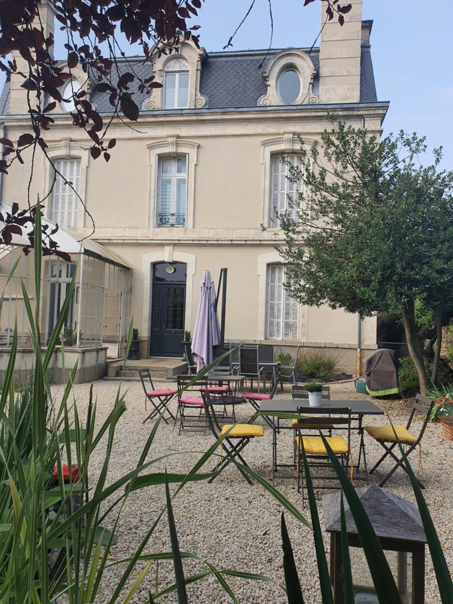 Les 5 Escales Bed & Breakfast Parthenay Eksteriør bilde